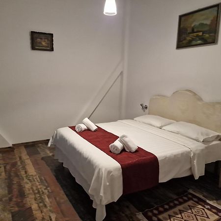 Ullysses Guest House Braşov Exterior foto
